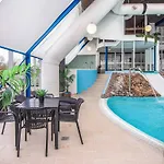 6 Person On A In Appartement *