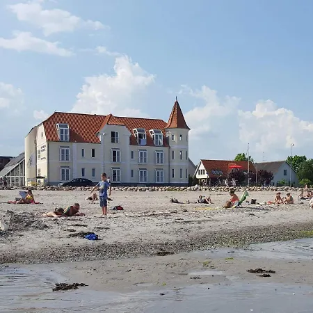 Apartman 6 Person On A In Hejls
