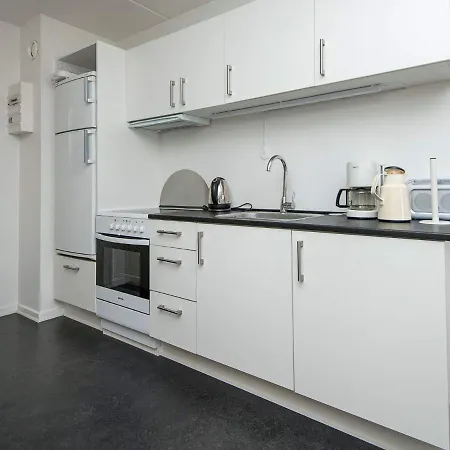 6 Person On A In Apartman *