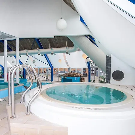 Apartamento 6 Person On A In *